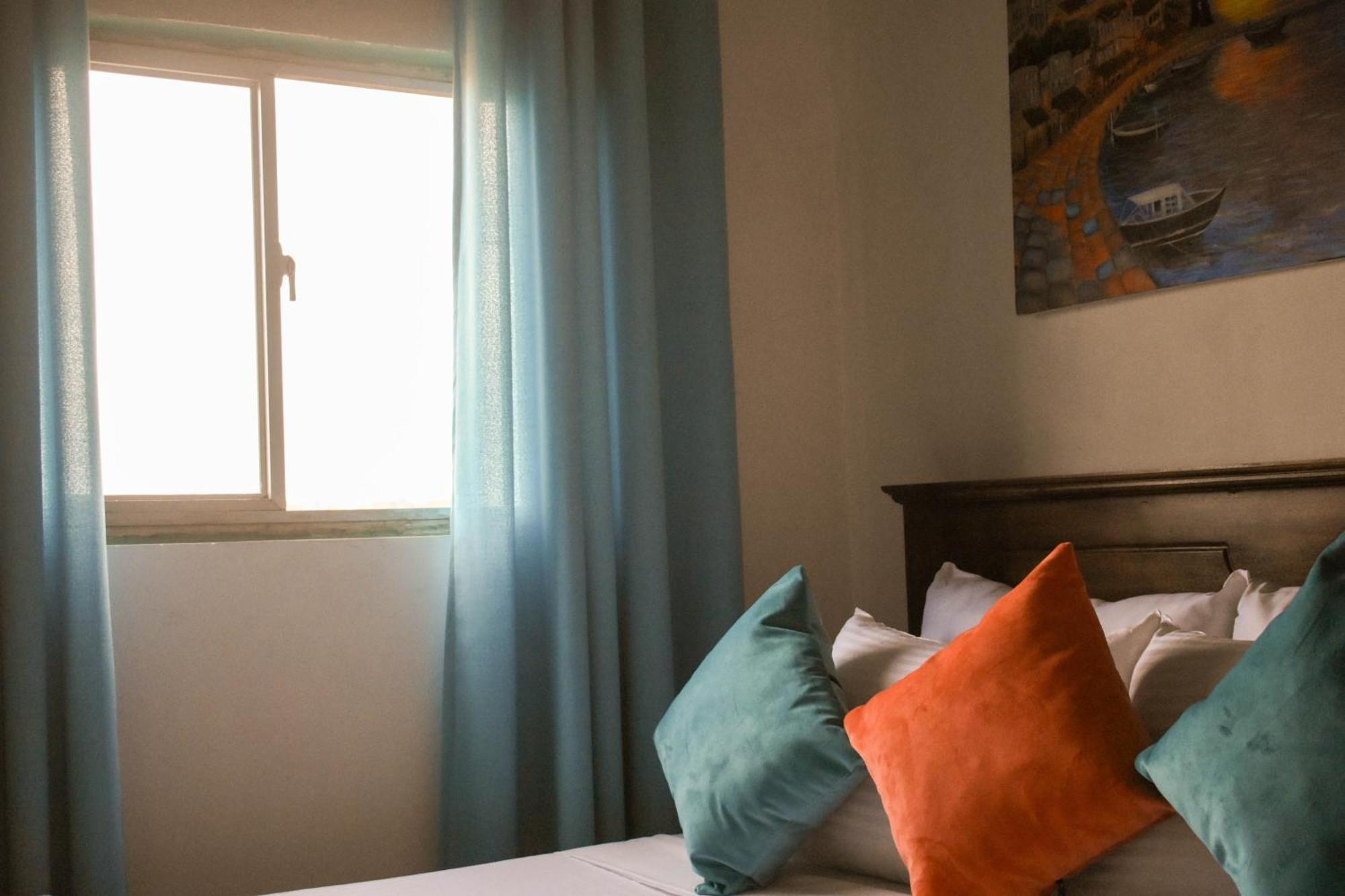 Bhashiz Villa Negombo Room photo